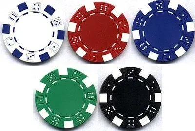 Mesa de casino en vivo con crupier